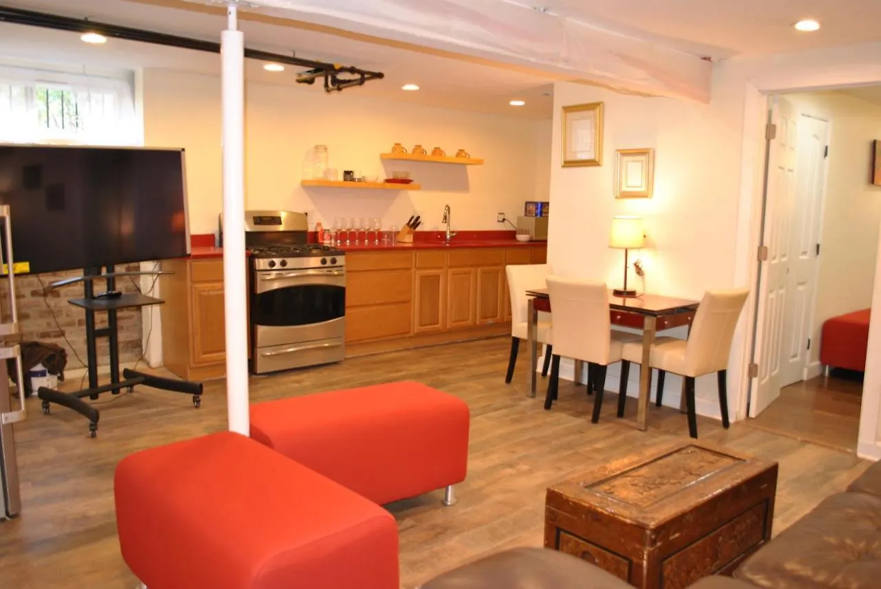 L3-Lower Level 1Bedroom Apt Newark Down Town Konukevi